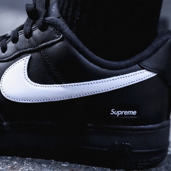 Women's Supreme x Nike Air Force 1 Low 'Box Logo - Black White' - Picture 3 of 14
